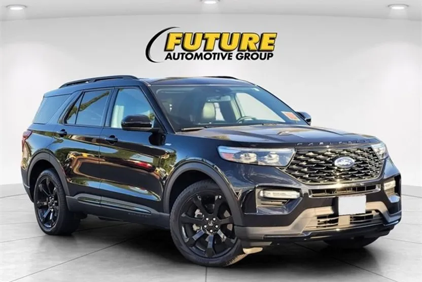 2023 Ford Explorer ST-Line photo 1