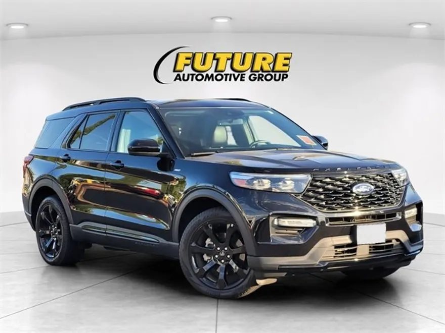 2023 Ford Explorer ST-Line photo 1