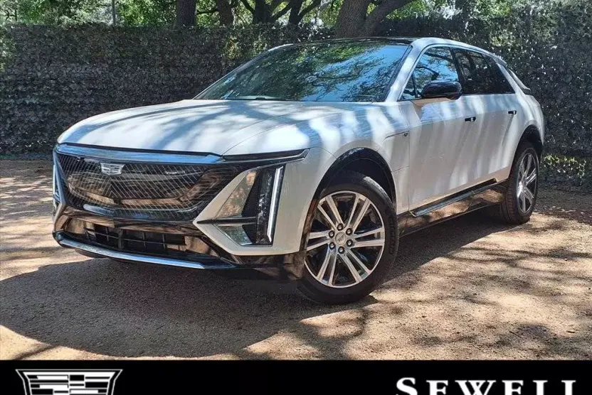 2024 Cadillac Lyriq Tech photo 1