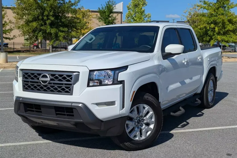 2023 Nissan Frontier SV photo 1