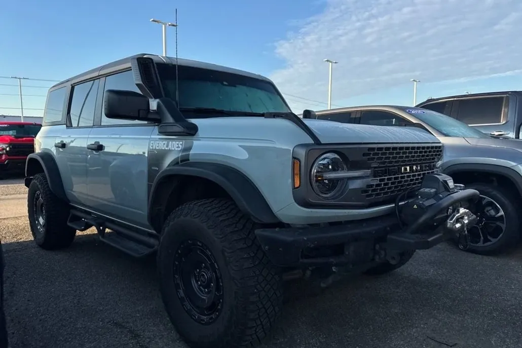 2024 Ford Bronco Everglades photo 1