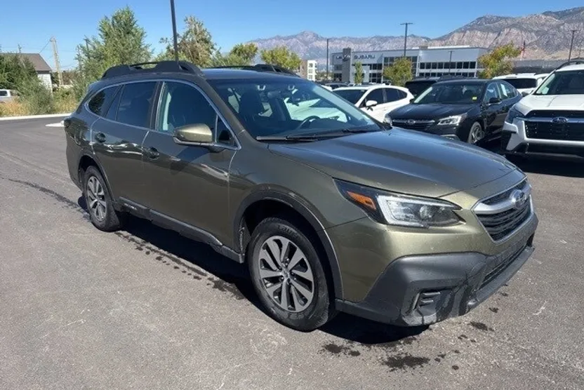 2021 Subaru Outback Premium photo 1