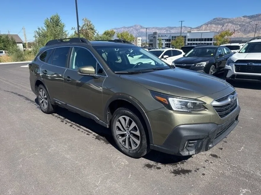 2021 Subaru Outback Premium photo 1