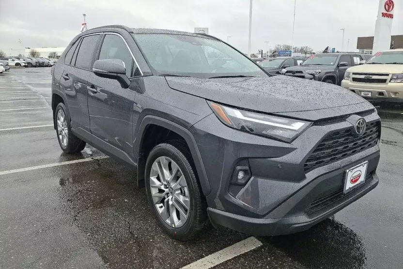 2025 Toyota RAV4 XLE Premium photo 1