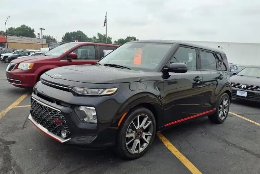 2022 Kia Soul GT-Line photo 1