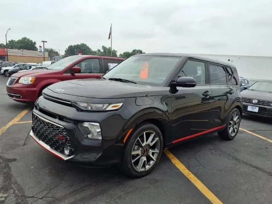 2022 Kia Soul GT-Line photo 1