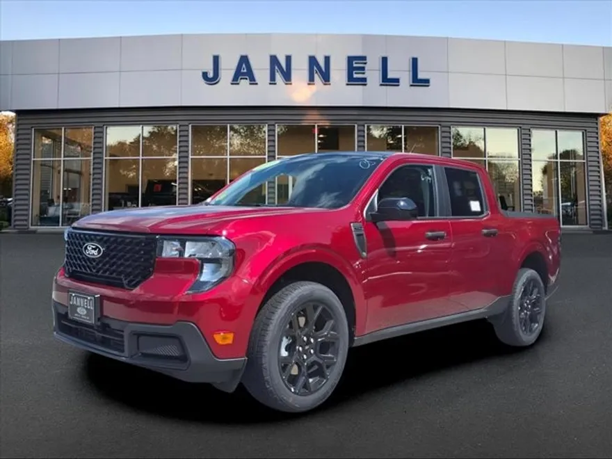 2025 Ford Maverick XLT photo 1