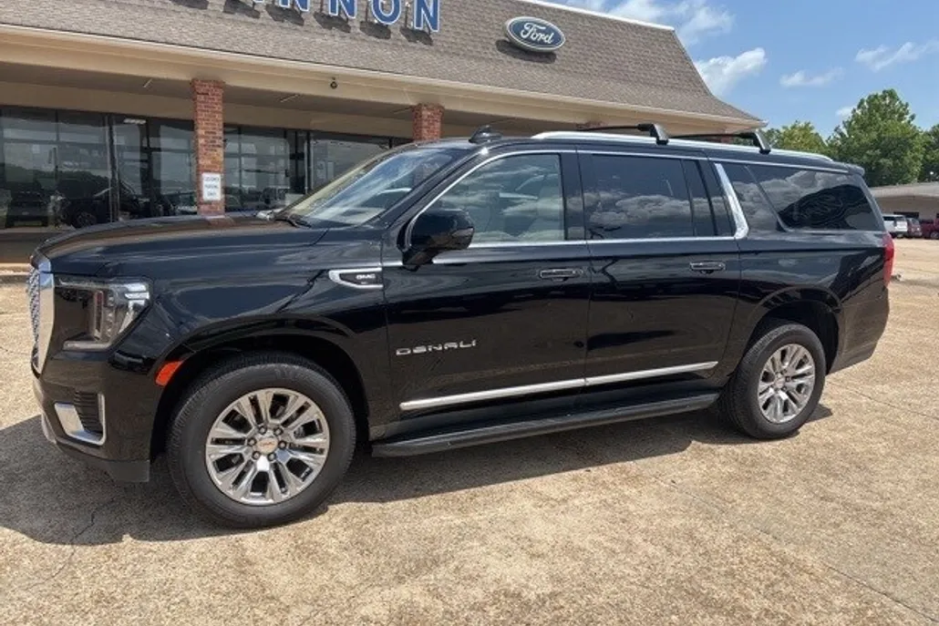 2022 Gmc Yukon XL Denali photo 1