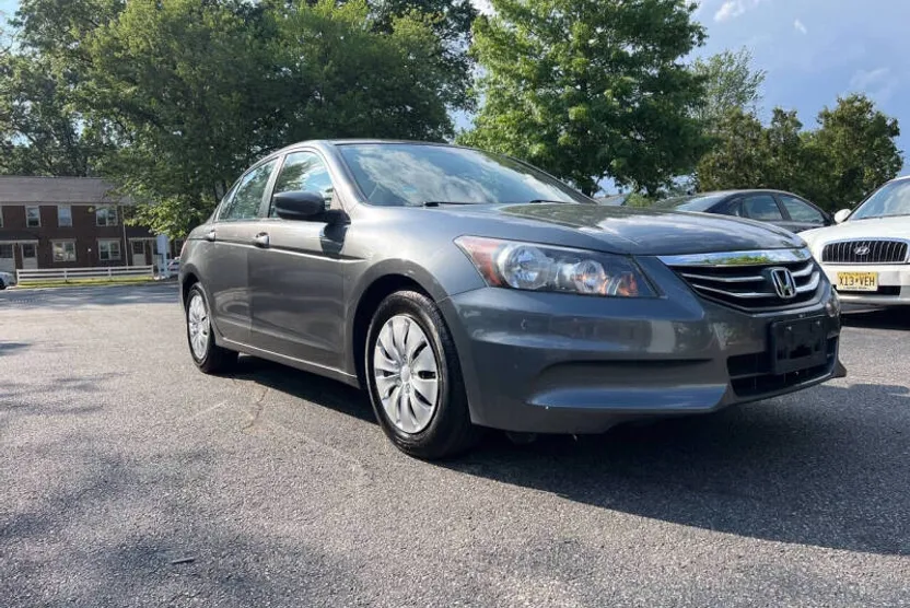 2011 Honda Accord LX photo 1