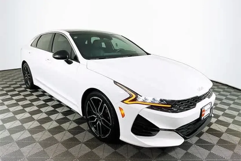 2023 Kia K5 GT photo 1