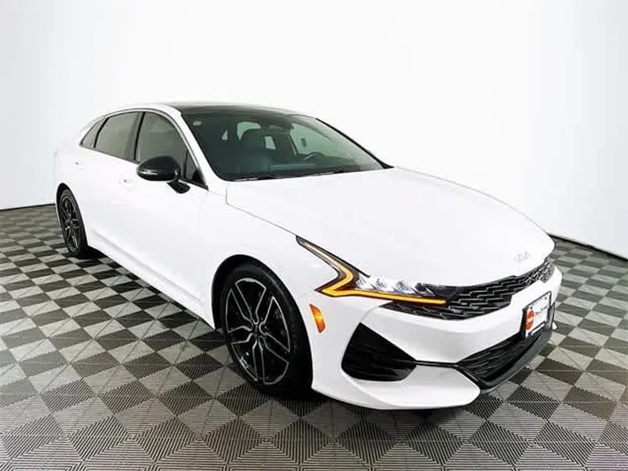 2023 Kia K5 GT photo 1