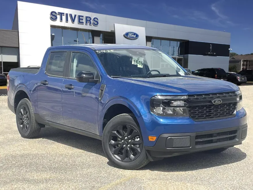 2024 Ford Maverick XLT photo 1