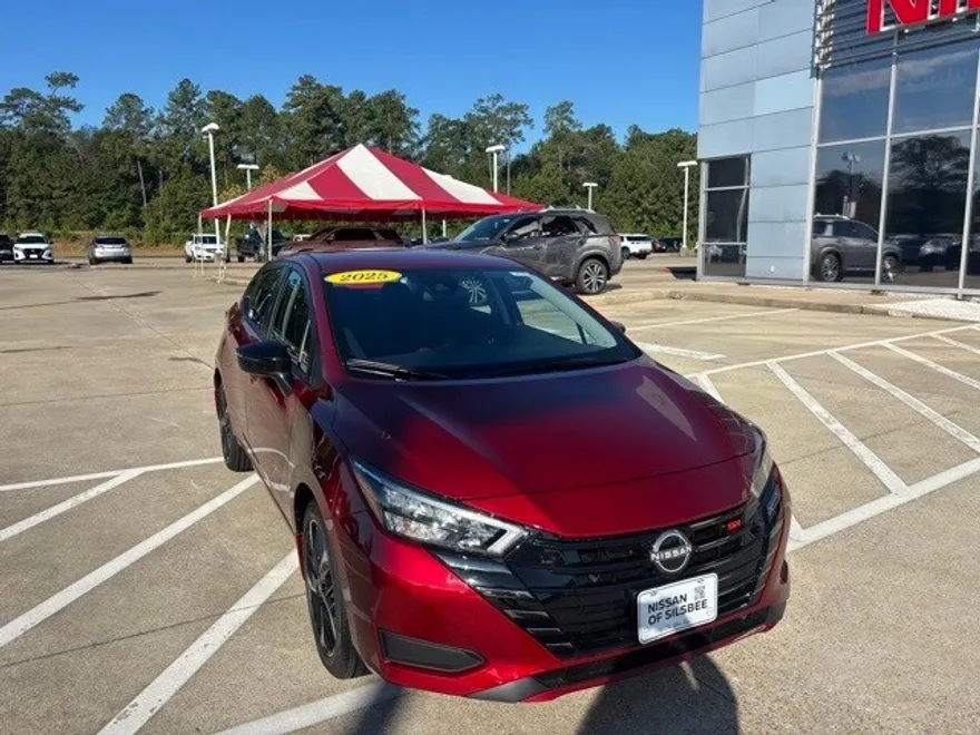 2025 Nissan Versa 1.6 SR photo 1