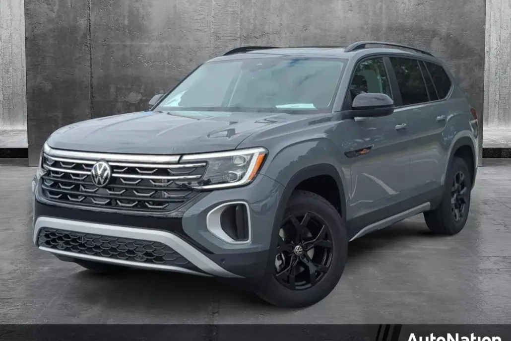 2025 Volkswagen Atlas Peak Edition SE Technology photo 1