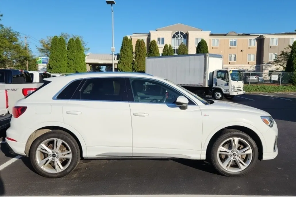 2021 Audi Q3 Premium Plus S line photo 1