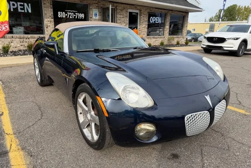 2007 Pontiac Solstice Base Convertible photo 1