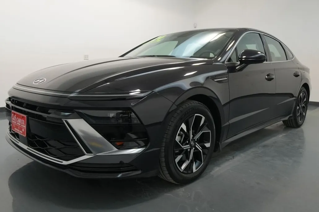 2024 Hyundai Sonata SEL photo 1
