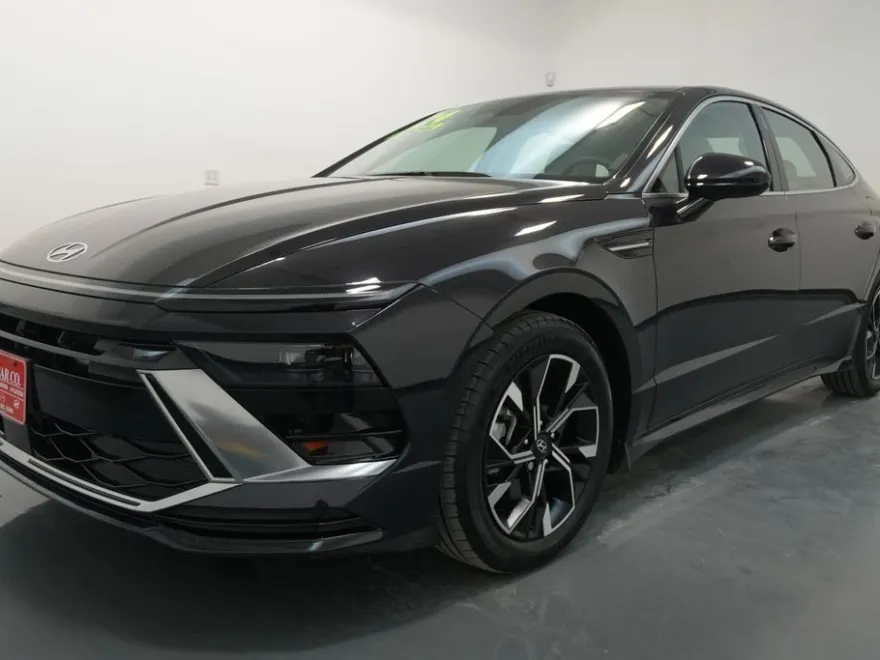 2024 Hyundai Sonata SEL photo 1