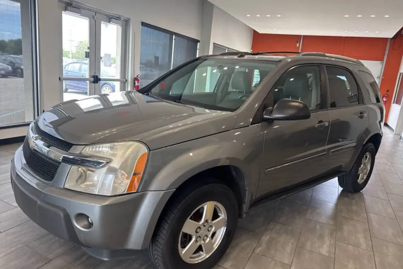 2005 Chevrolet Equinox LT photo 1