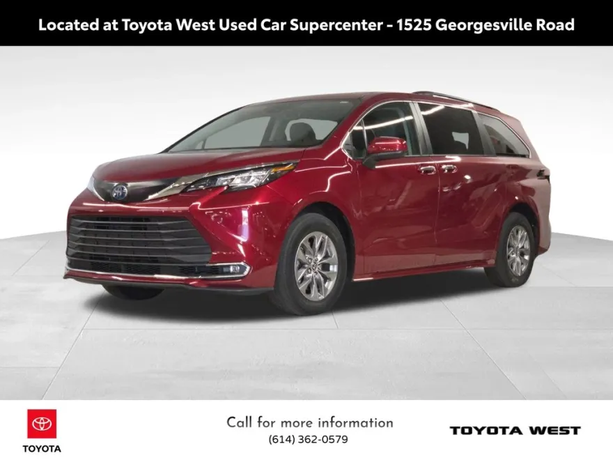 2023 Toyota Sienna XLE photo 1