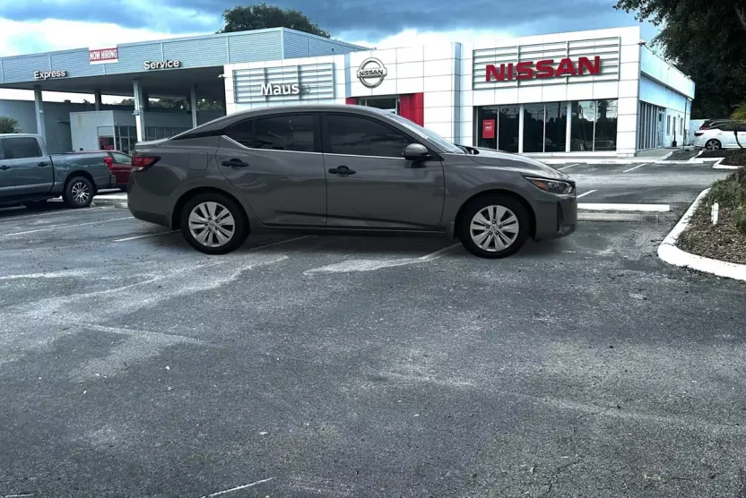 2025 Nissan Sentra S photo 1