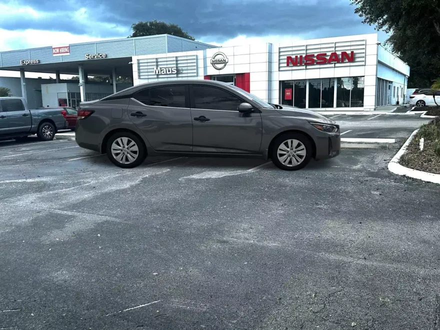 2025 Nissan Sentra S photo 1