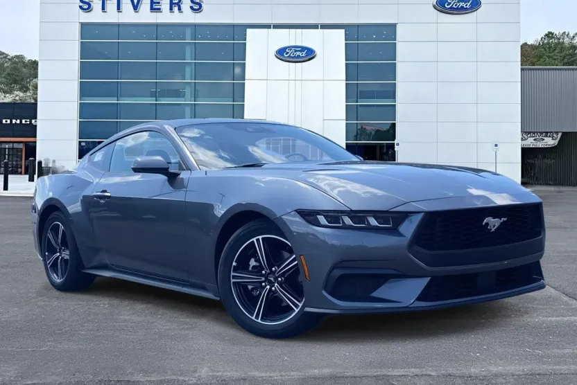 2025 Ford Mustang EcoBoost photo 1