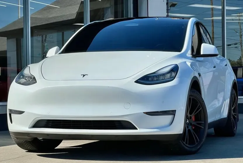 2020 Tesla Model Y Long Range photo 1