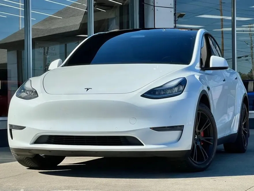 2020 Tesla Model Y Long Range photo 1