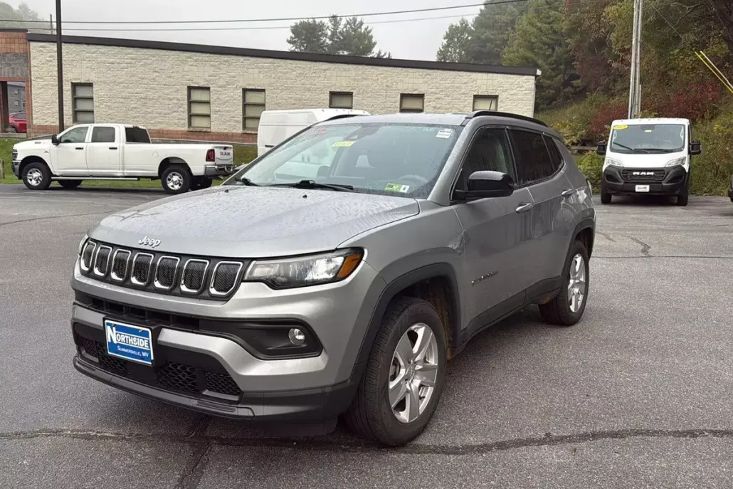 2022 Jeep Compass Latitude photo 1