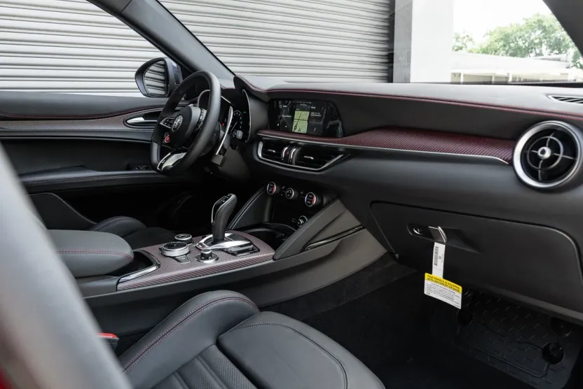 2024 Alfa Romeo Stelvio Quadrifoglio photo 1