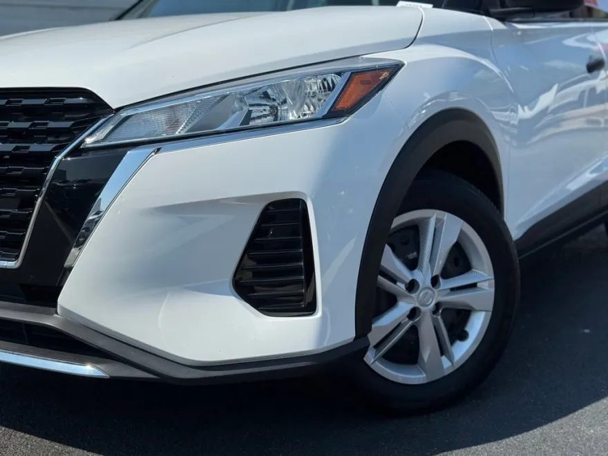 2024 Nissan Kicks S photo 1