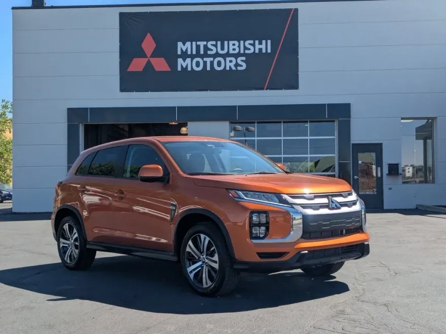 2025 Mitsubishi Outlander Sport ES SE LE photo 1