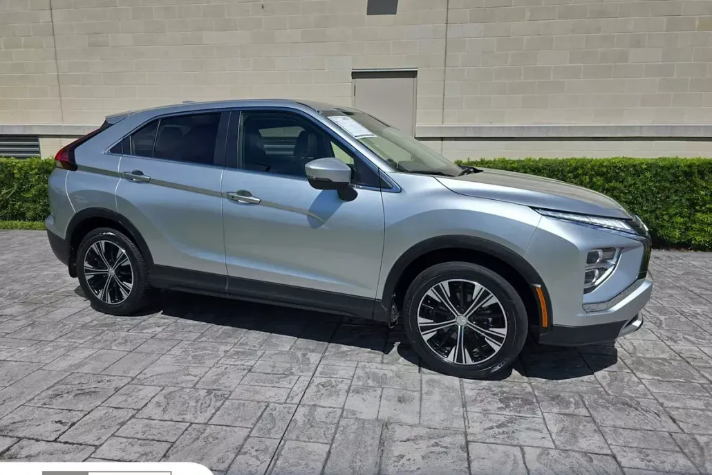2022 Mitsubishi Eclipse Cross SE photo 1