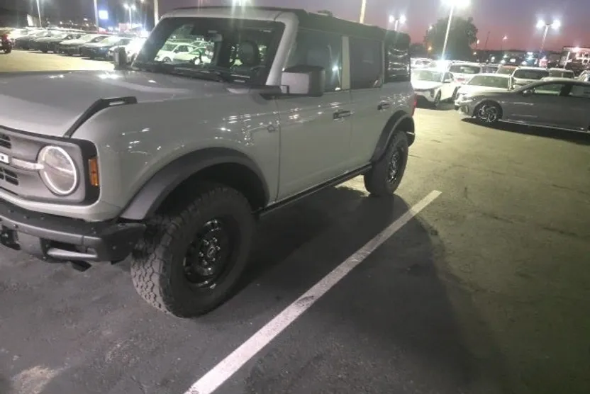 2021 Ford Bronco Base Big Bend Black Diamond Outer Banks photo 1