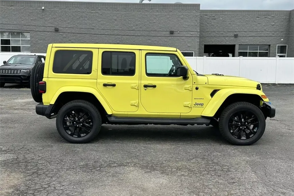 2023 Jeep Wrangler Sahara 4xe photo 1