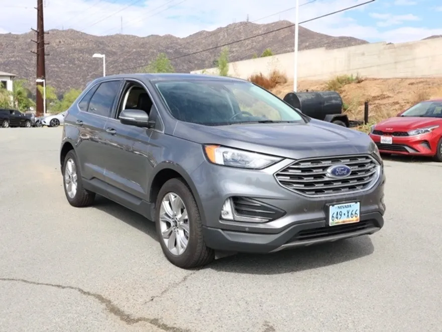 2023 Ford Edge Titanium photo 1
