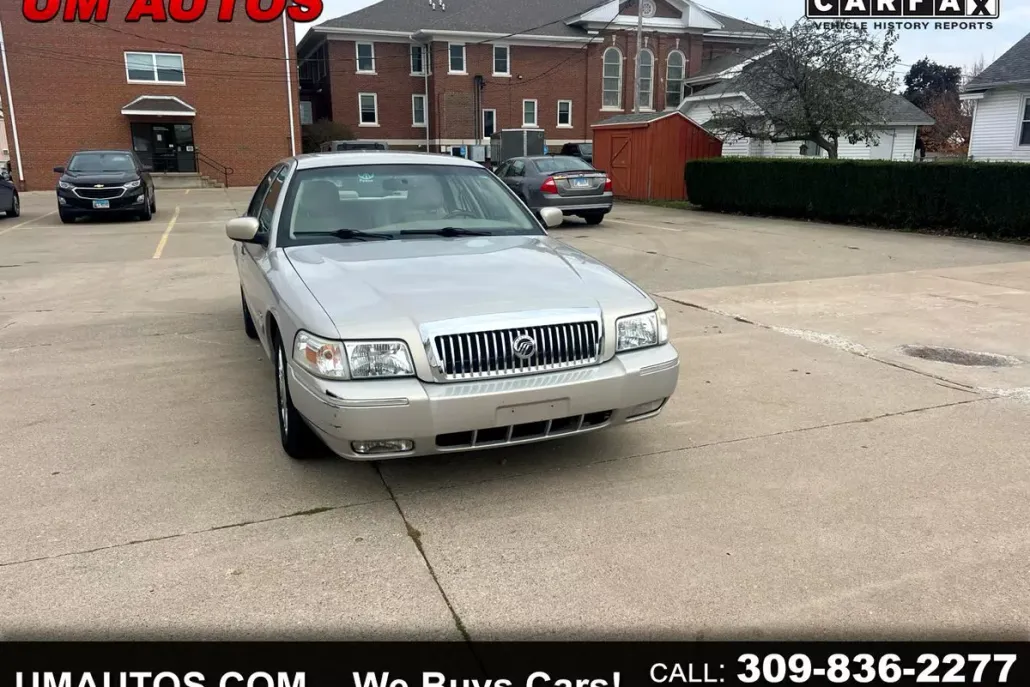 2010 Mercury Grand Marquis LS photo 1