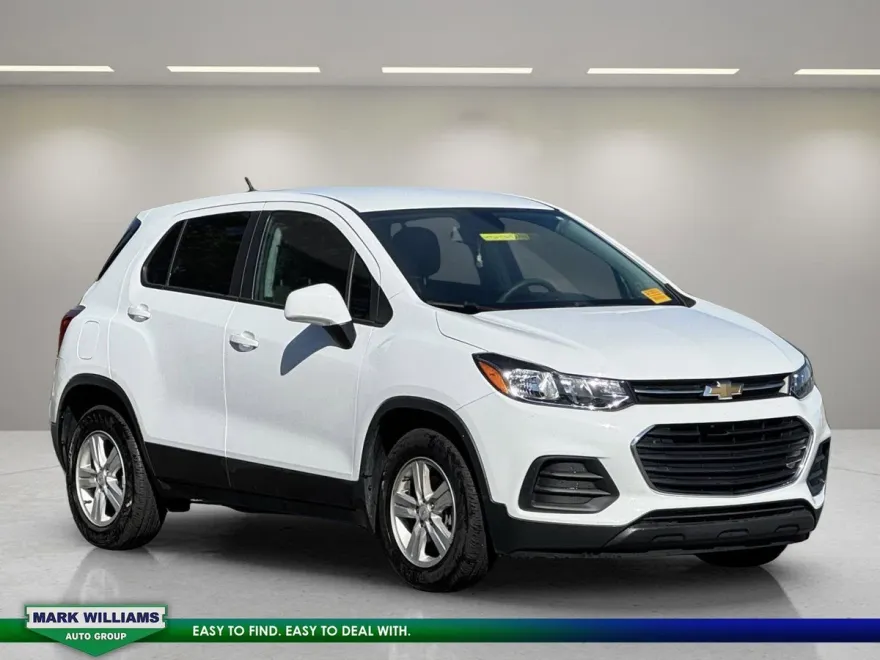 2020 Chevrolet Trax LS photo 1