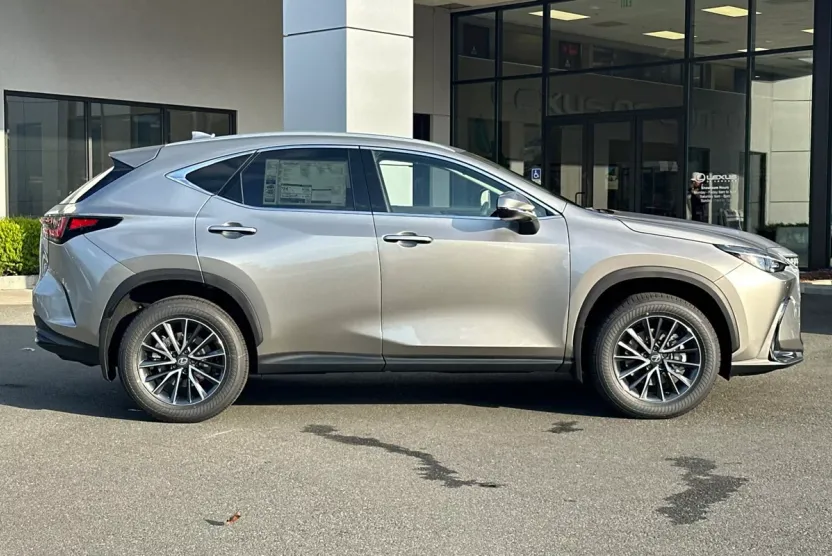 2026 Lexus NX 350 photo 1