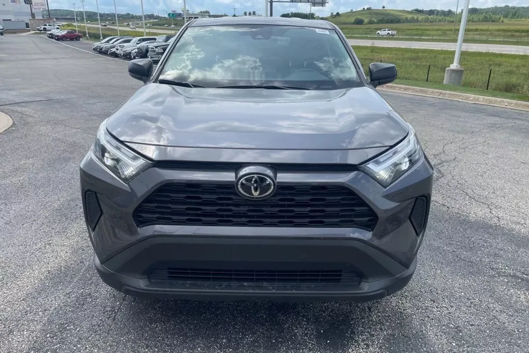 2024 Toyota RAV4 LE photo 1