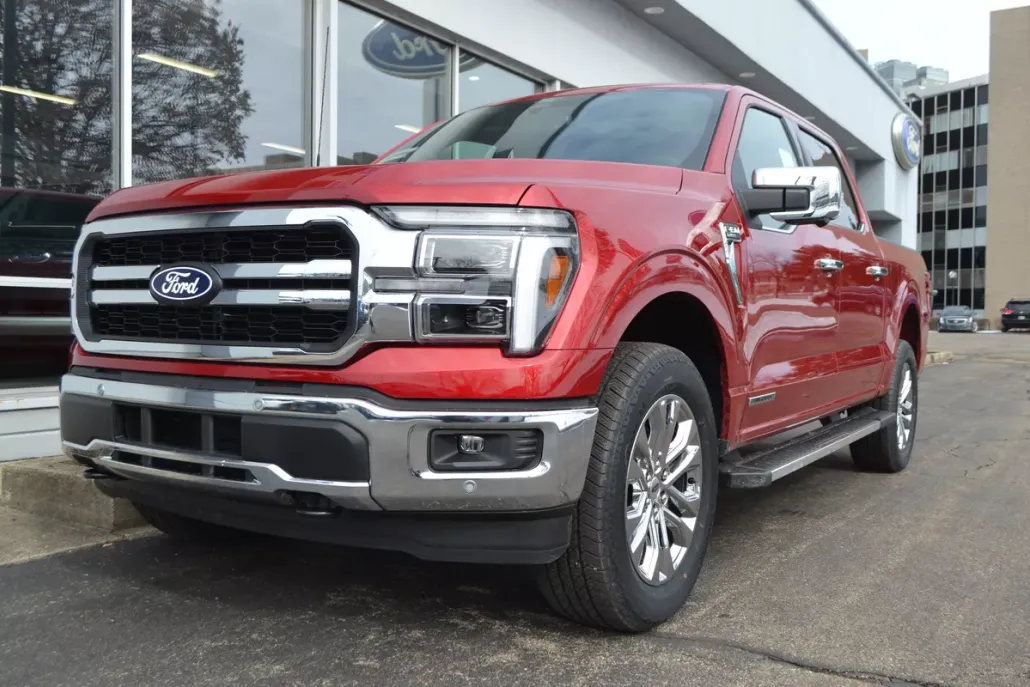 2025 Ford F-150 Lariat photo 1