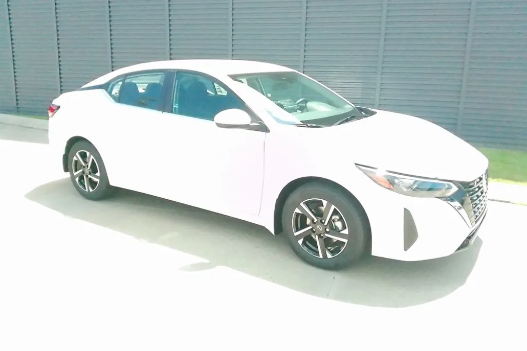 2025 Nissan Sentra SV photo 1