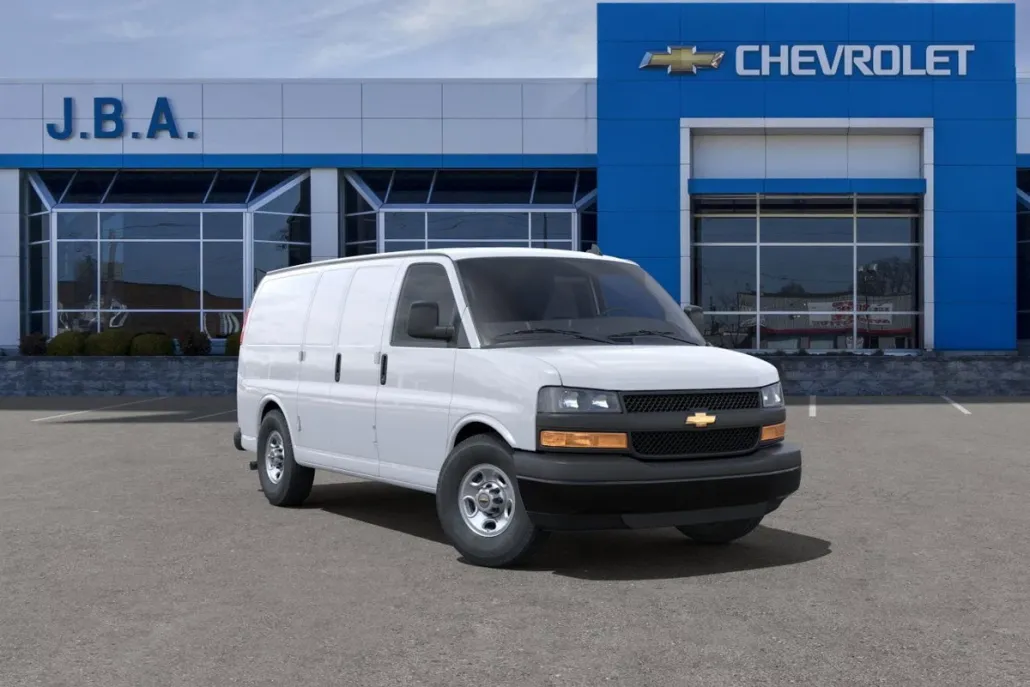 2025 Chevrolet Express Cargo 3500 photo 1