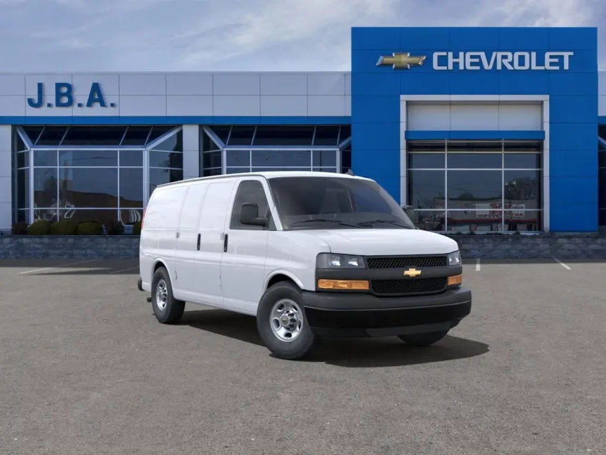 2025 Chevrolet Express Cargo 3500 photo 1