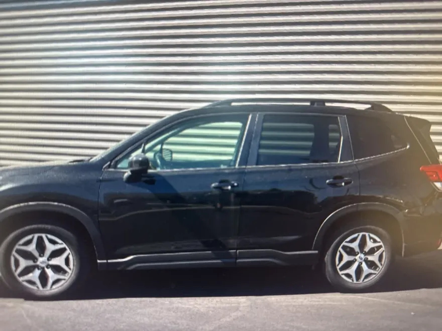 2020 Subaru Forester Premium photo 1
