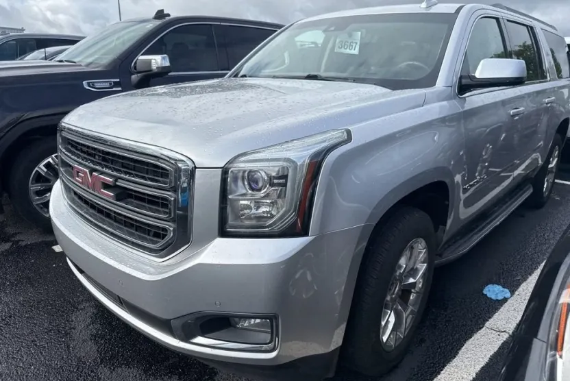 2017 Gmc Yukon XL SLT photo 1
