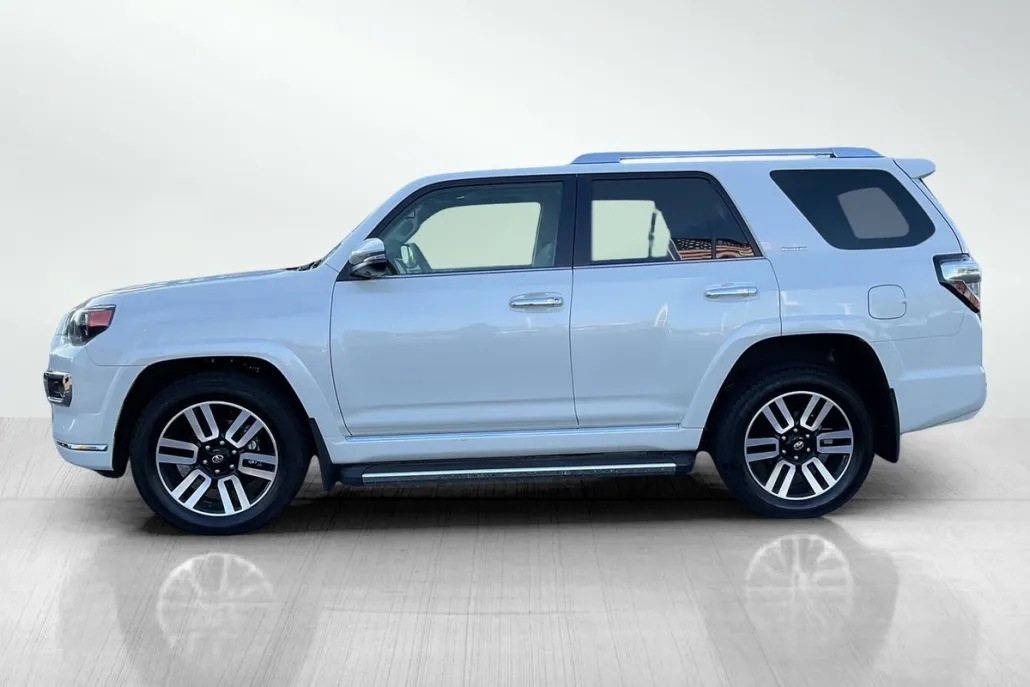 2023 Toyota 4Runner Limited photo 1