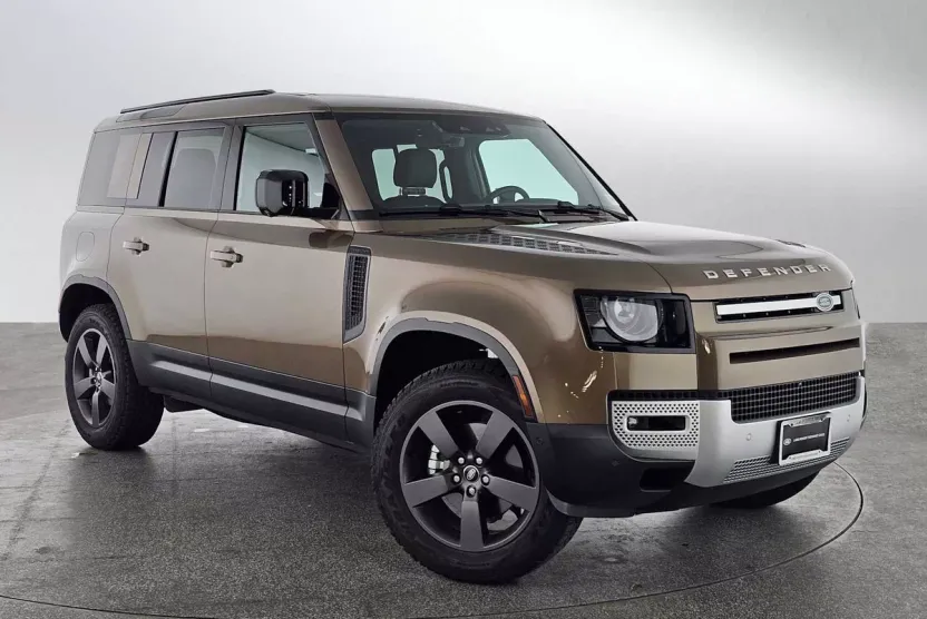 2025 Land Rover Defender S photo 1