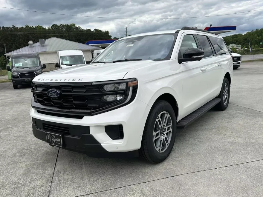 2025 Ford Expedition MAX photo 1